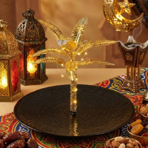 ⁦عرض رانر مع 2 كفر كوشن بيج نجوم مع تمريه شكل نخله ب اضاءه⁩ - الصورة ⁦4⁩